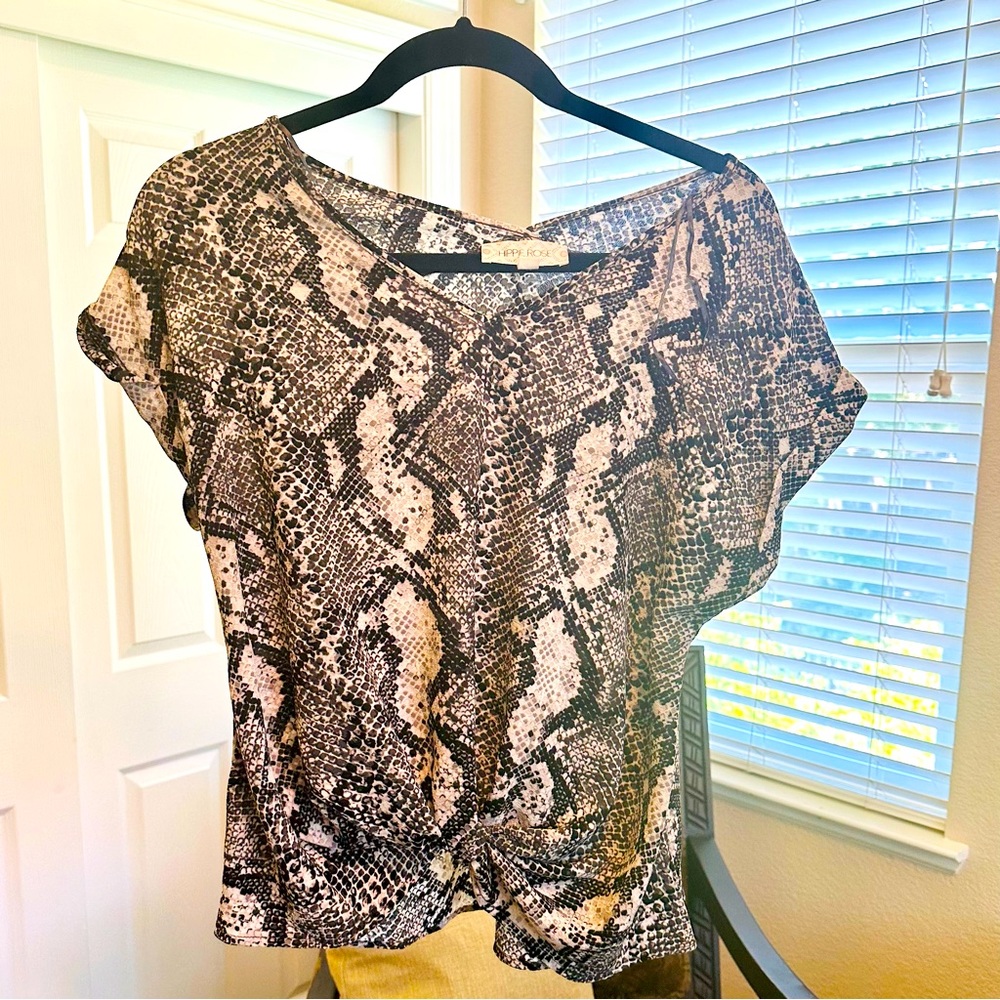 Black and white top